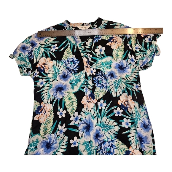 Land N Sea Tropical V Neck Button Top Small - Picture 5 of 7